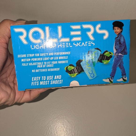Kids Shoe Light Up Heel Skates - Picture 4 of 4